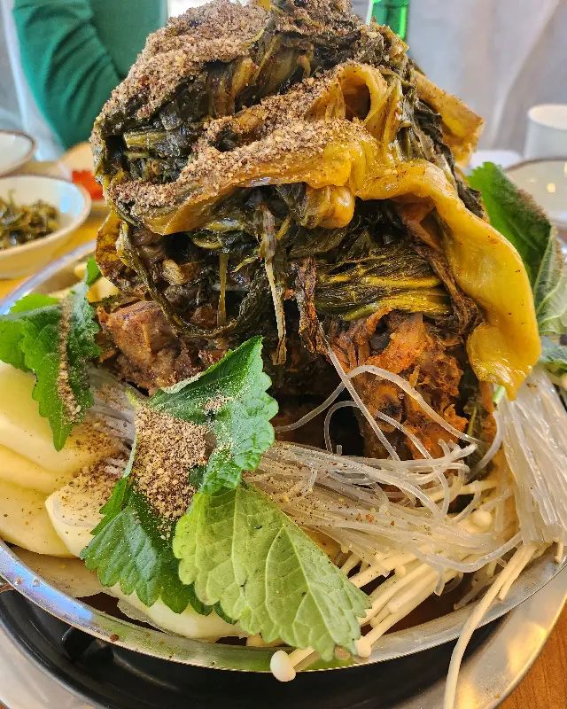 감자탕 푸짐한 비주얼