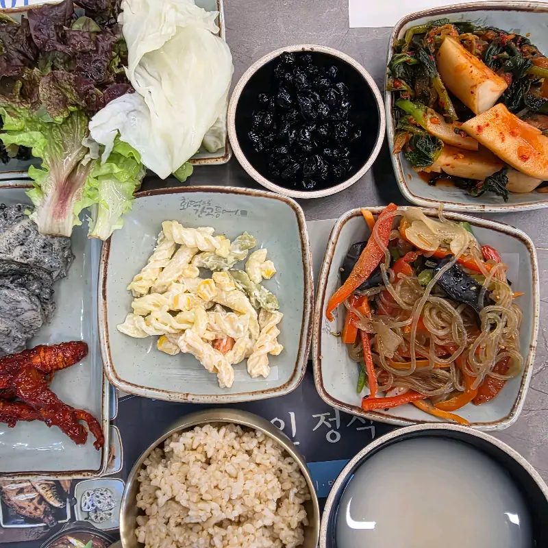 다채로운 샐러드바