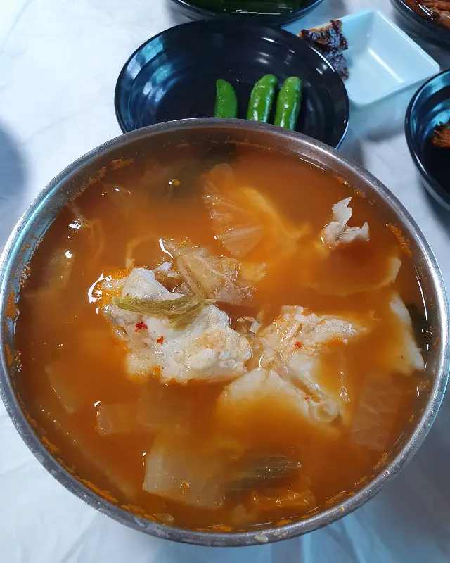 시원한 국물이 일품인 곰치국