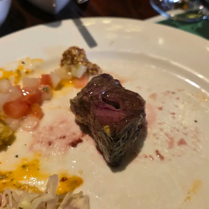 접시에 담긴 슈하스코