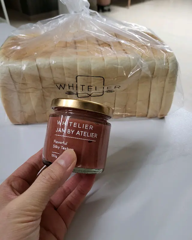 화이트리에 식빵과 잼