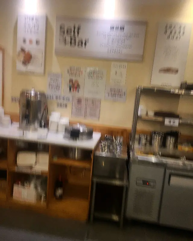 셀프바에서 스프를 즐길 수 있어요