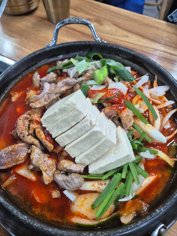 곤봉식객의 푸짐한 두루치기