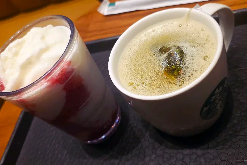 베르가못 콜드 브루와 음료