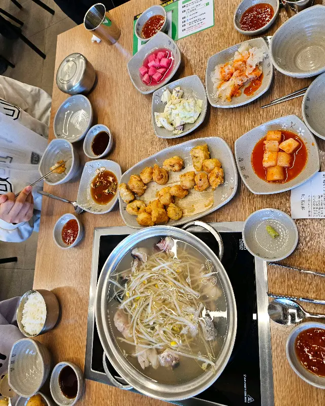 푸짐하게 차려진 한 상 차림
