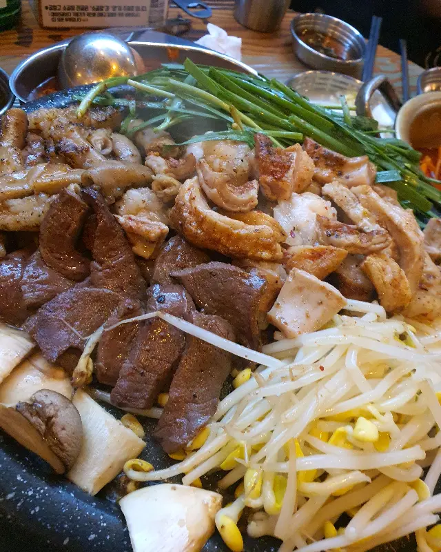 곱창 모듬 한 상 차림