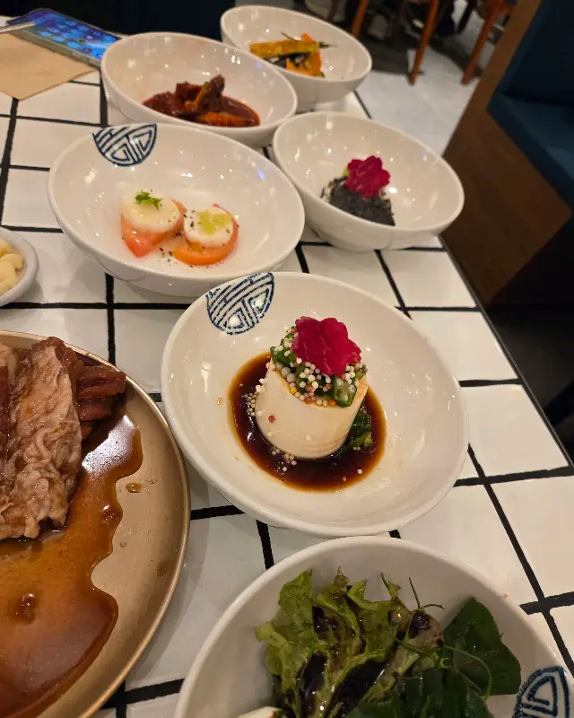 정갈하게 차려진 2차 반찬