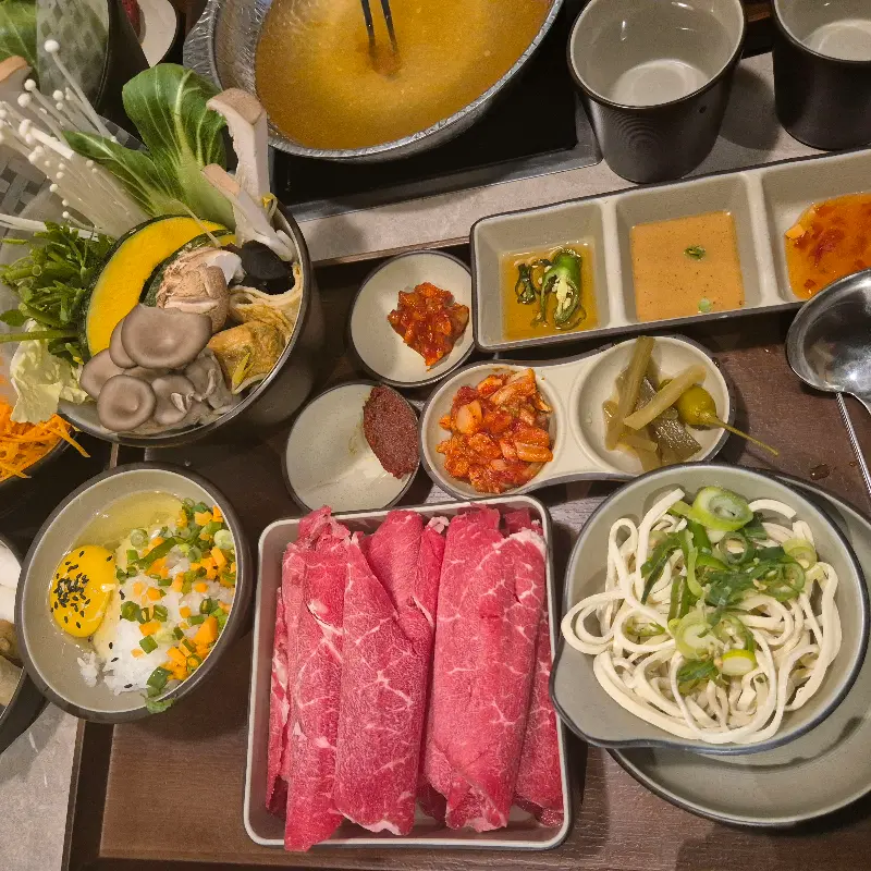 다 익은 샤브샤브 재료