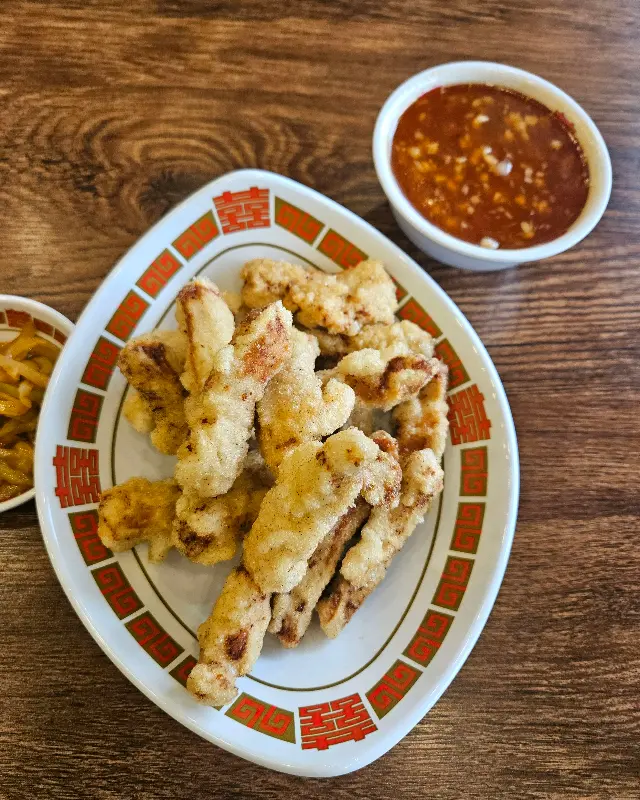 윤기 좔좔 마늘 탕수육