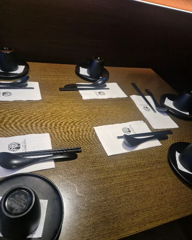 정갈하게 세팅된 테이블