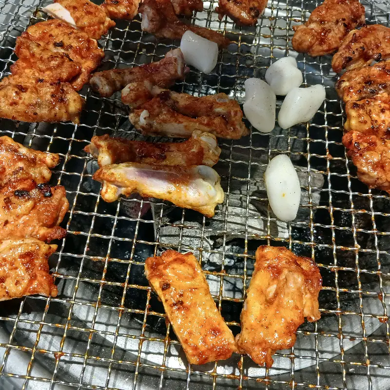 노릇노릇 익어가는 닭갈비