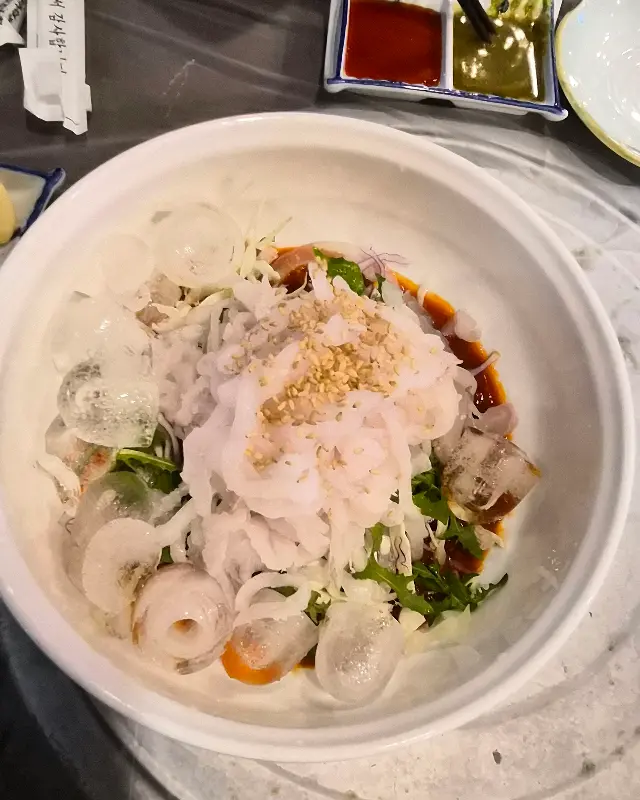 살얼음 동동 뜬 시원한 물회