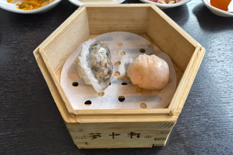 나무 상자에 담겨 나온 딤섬