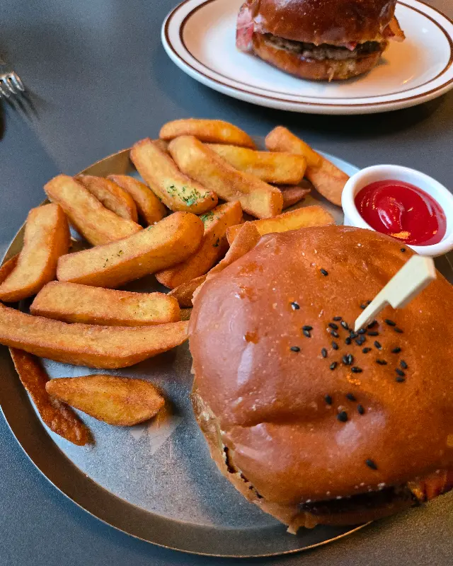 햄버거와 감자튀김