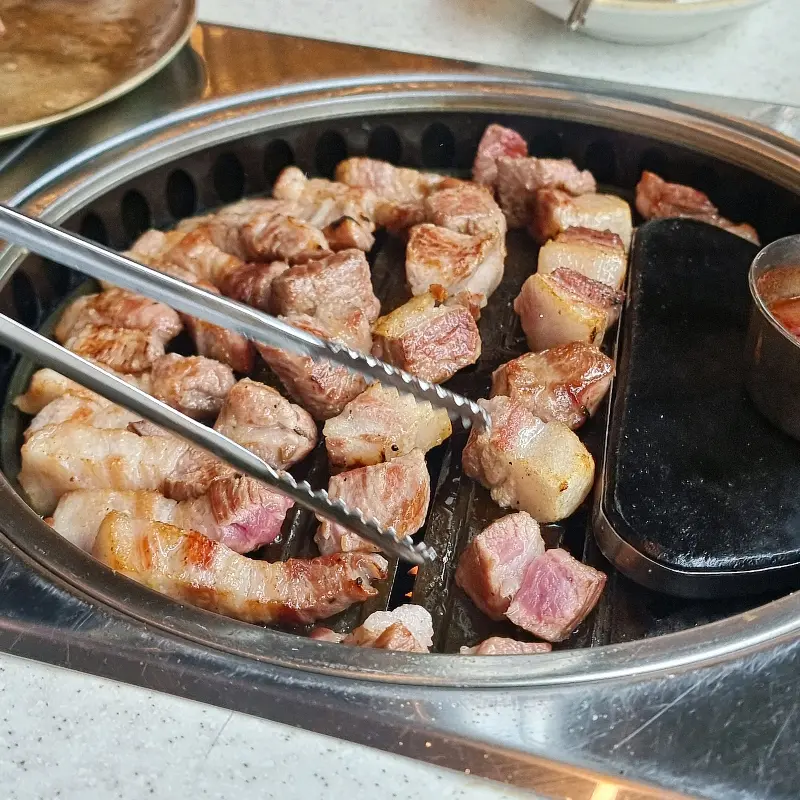 잘 익은 흑돼지