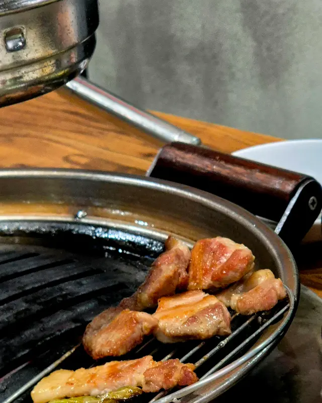 잘 구워진 고기