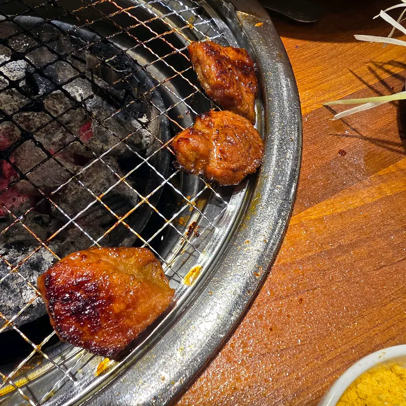 노릇하게 구워진 고기