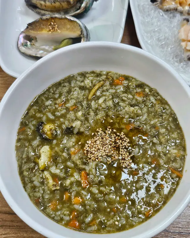 고소하고 부드러운 전복죽