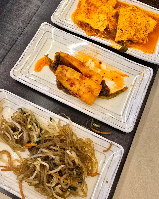 다양한 밑반찬들