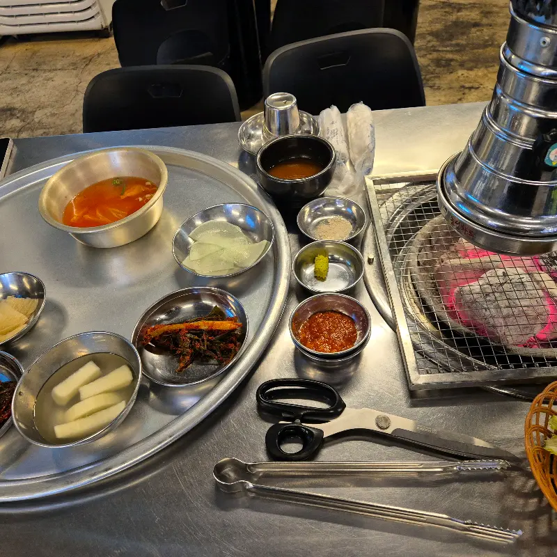 정갈하게 차려진 기본 상차림