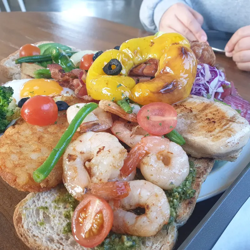 브런치를 즐기는 사람들