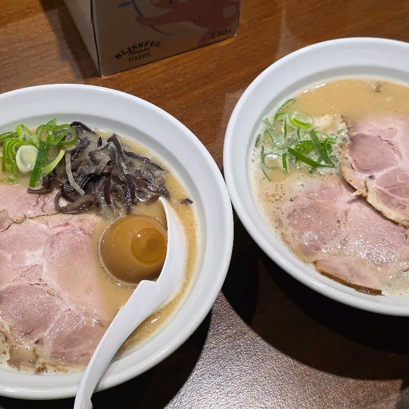 돈코츠 라멘과 이에케 라멘