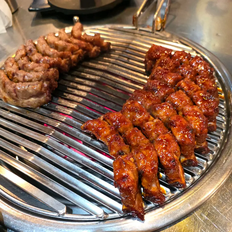 기본맛과 양념맛 쪽갈비의 환상적인 조화