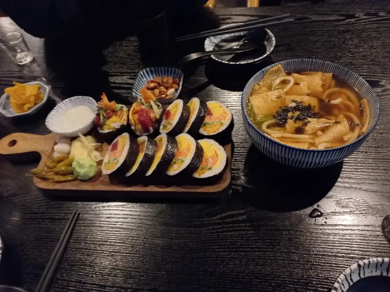 후토마끼와 우동