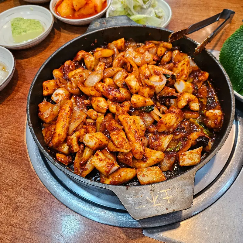 매콤한 갑오징어 볶음