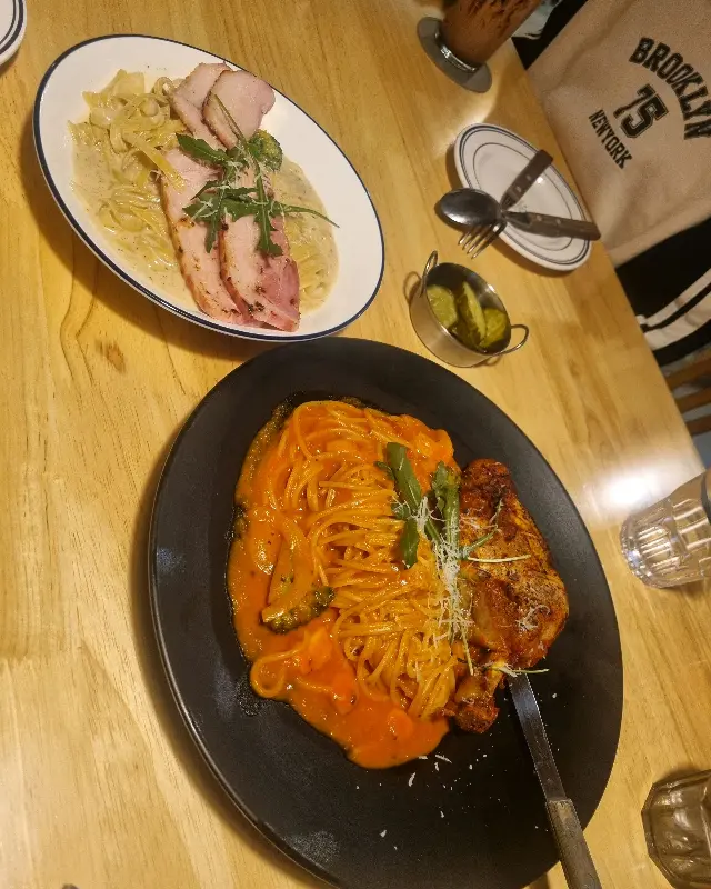 통 베이컨 크림 페투치네의 압도적인 비주얼