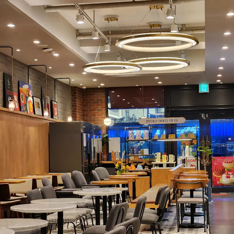 넓고 쾌적한 공간