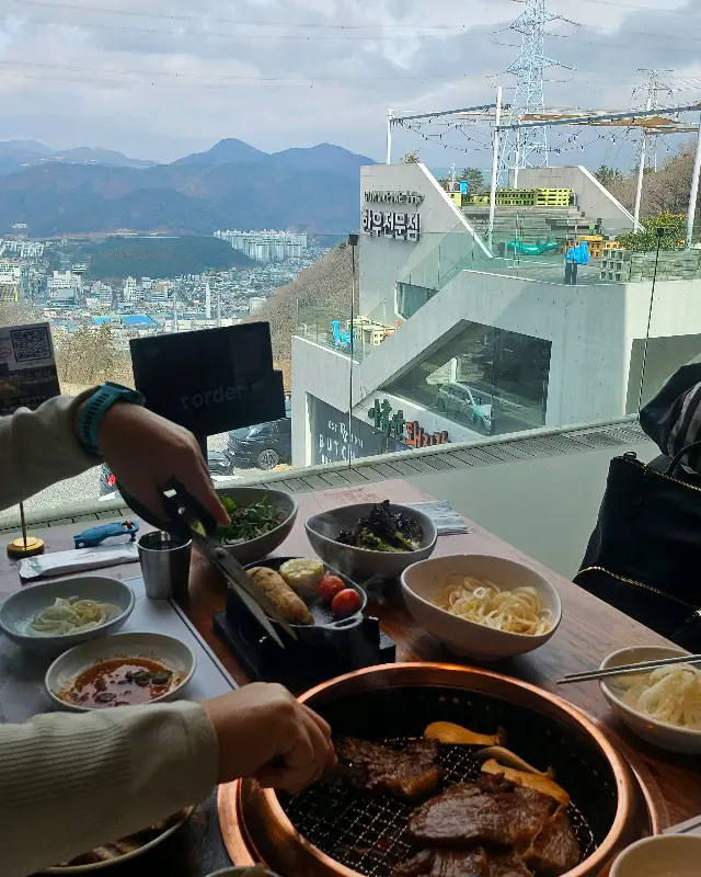 윤기 좔좔 솥밥