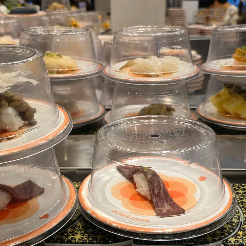 회전 레일 위 스시