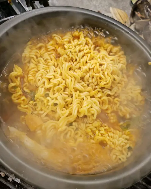 해산물이 듬뿍 들어간 라면