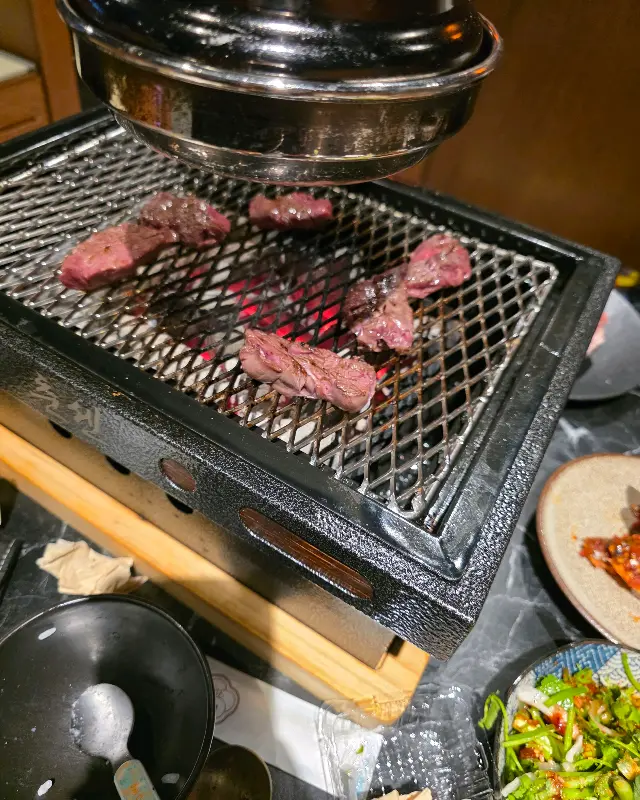 야끼니꾸를 굽는 모습