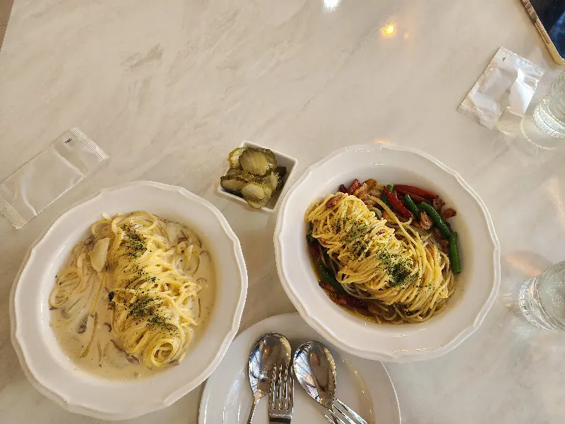 까르보나라와 오일 파스타