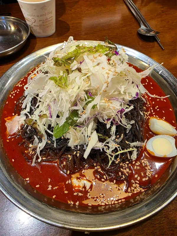 매콤새콤한 막국수