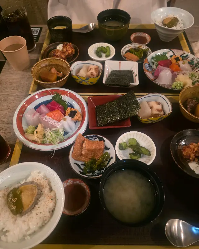 한 상 가득 차려진 백식의 메뉴들