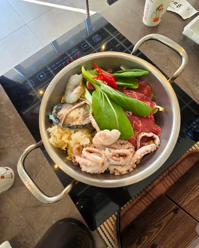 신선한 재료가 듬뿍 들어간 연포탕