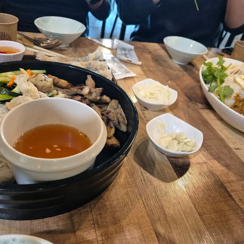 다낭의 푸짐한 메뉴들