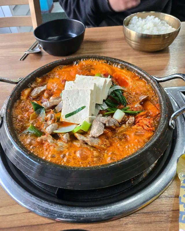 테이블 위 두루치기