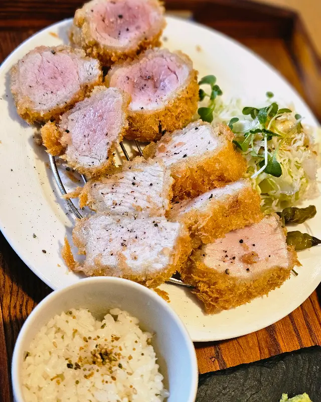 촉촉한 육즙이 살아있는 안심카츠