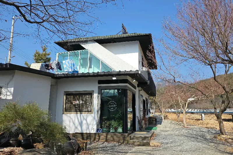 카페 그리로의 외관