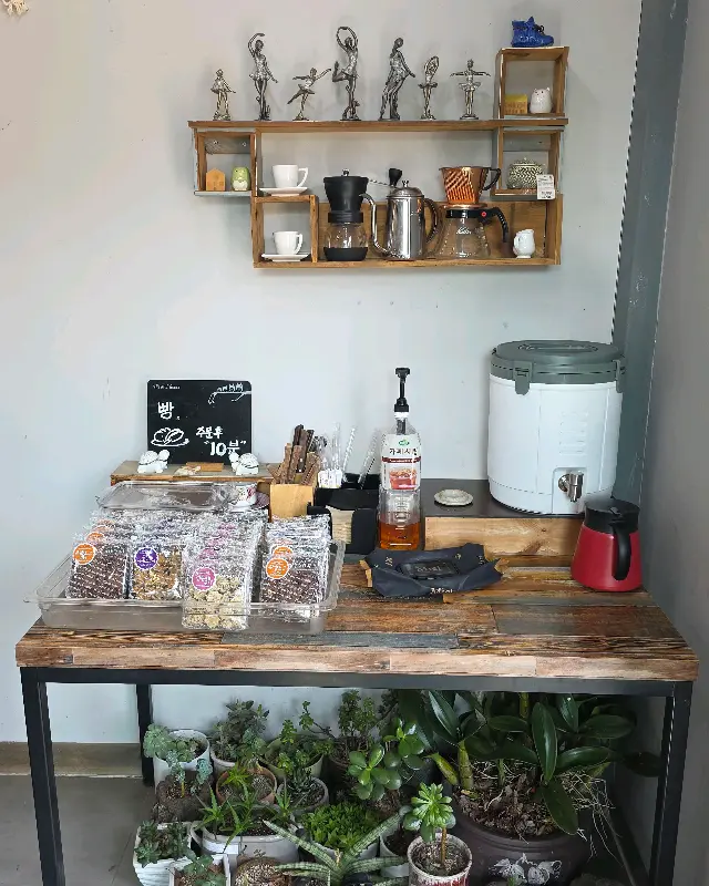 카페 내부 인테리어