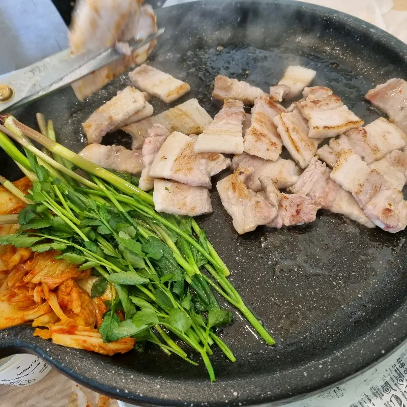 먹기 좋게 잘라진 삼겹살