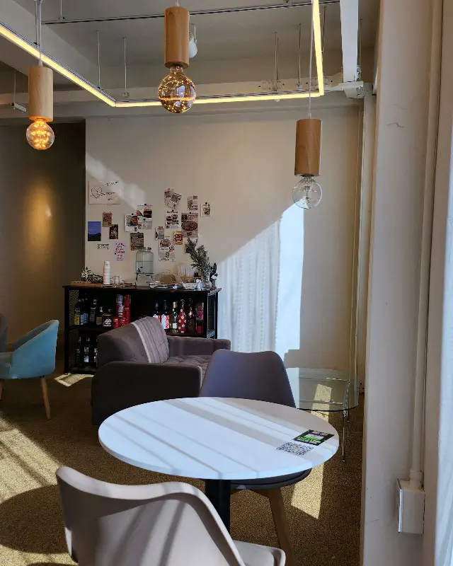 카페 내부 인테리어