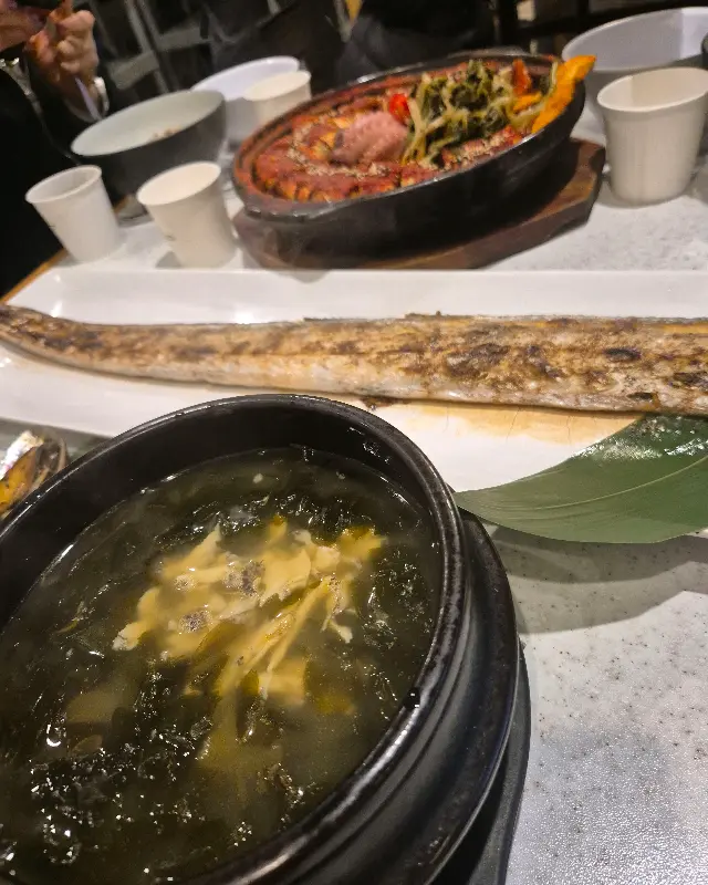 전복미역국과 갈치구이