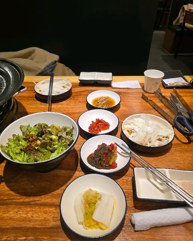 다양한 밑반찬들