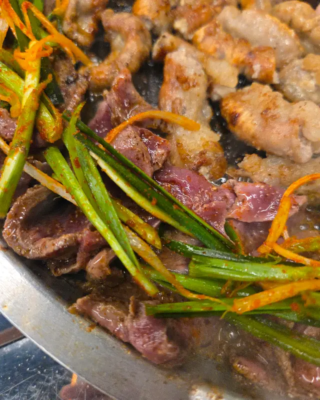 황소곱창 모듬구이 근접샷