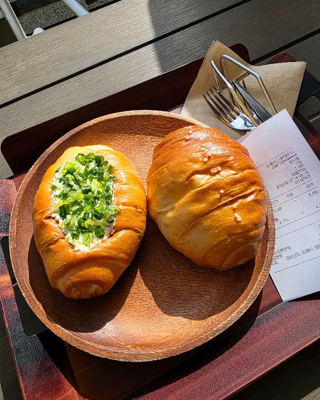 쪽파 크림 소금빵